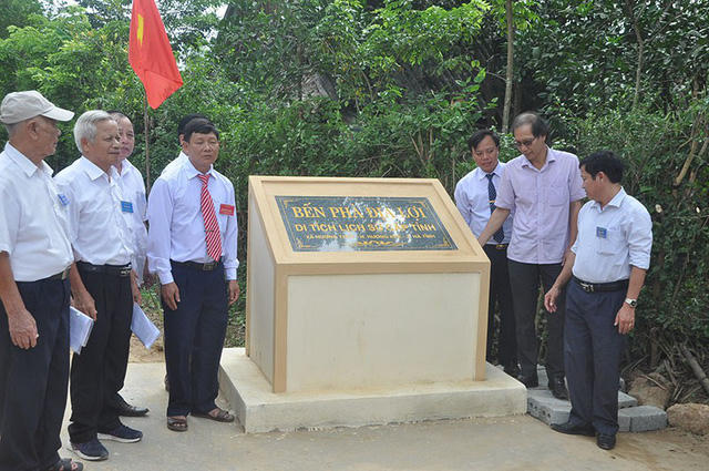 Bia di t&iacute;ch bến ph&agrave; Địa Lợi được mở trong s&aacute;ng ng&agrave;y 18/8.