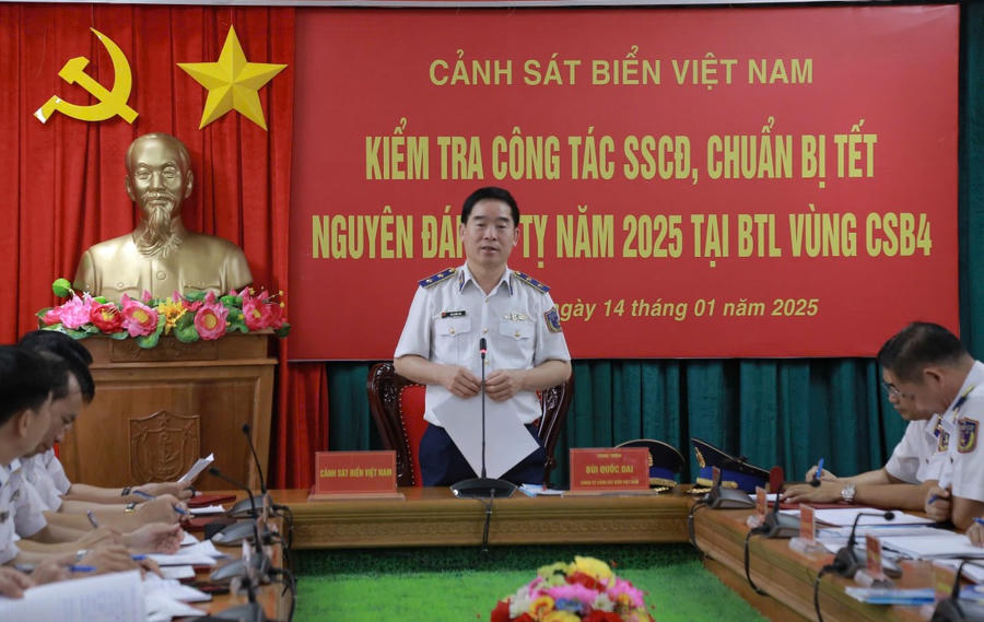 Trung tướng Bùi Quốc Oai – Bí thư Đảng ủy, Chính ủy Cảnh sát biển Việt Nam phát biểu tại buổi Kiểm tra BTL Vùng Cảnh sát biển 4