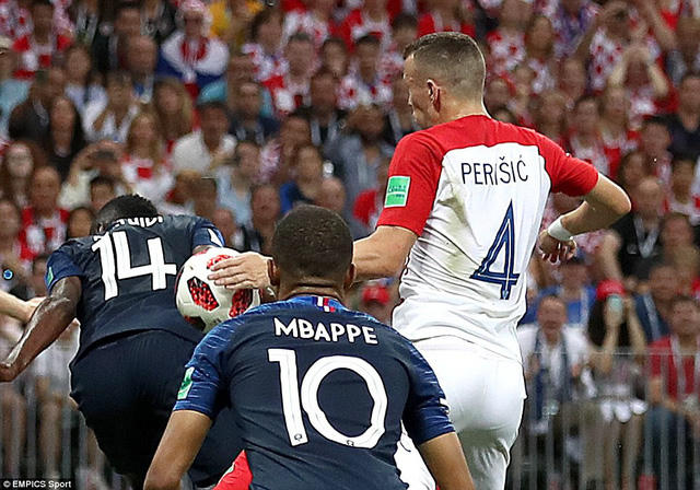 Perisic là một trong những cầu thủ chơi năng nổ nhất bên phía Croatia