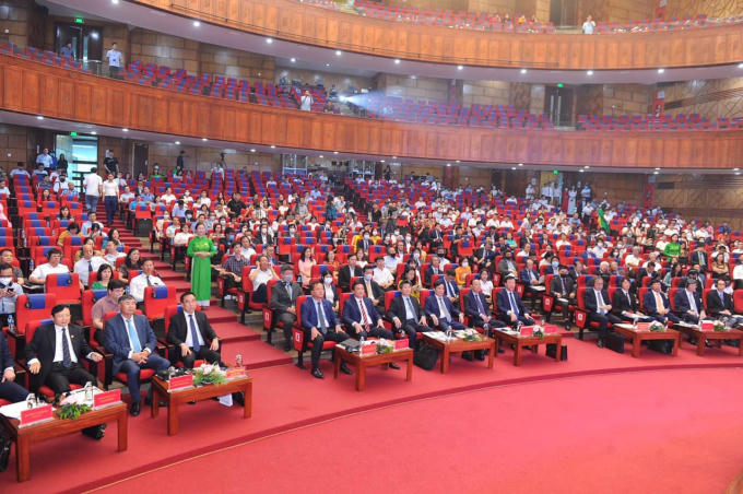 Toàn cảnh sự kiện.