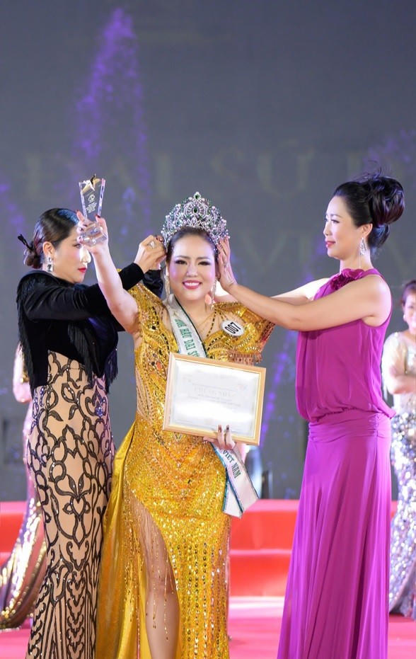 Hoa hậu Đại sứ Du lịch Hoa hậu Doanh nhân Hoàn vũ Việt Nam Nguyễn Thụy Lê Thùy