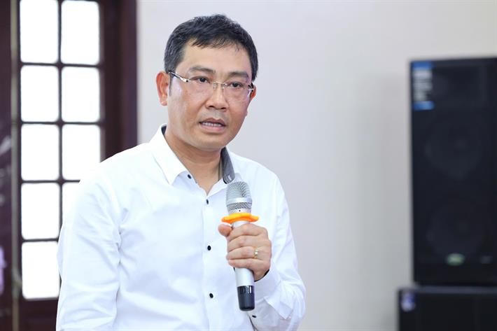 Giám đốc Sở GD&ĐT Hải Phòng Bùi Văn Kiệm trao đổi tại buổi làm việc.