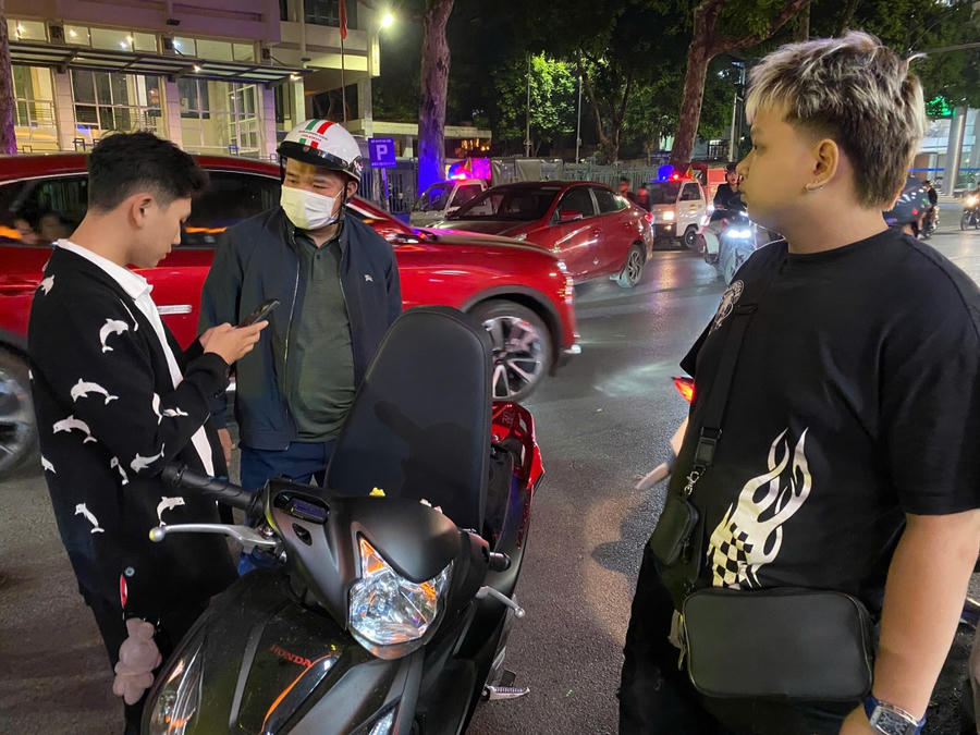 Tổ công tác 141 bắt giữ đối tượng có hành vi vi phạm về trật tự an toàn giao thông.