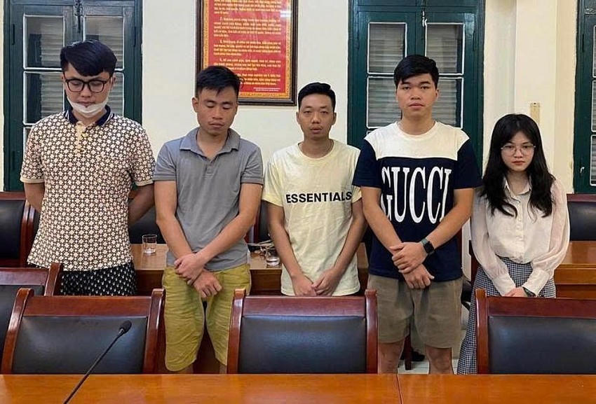 Từ tháng 9/2021 đến tháng 9/2022, nhóm đối tượng đã lừa đảo của hơn 2.500 người với tổng số tiền hơn 7,4 tỷ đồng.