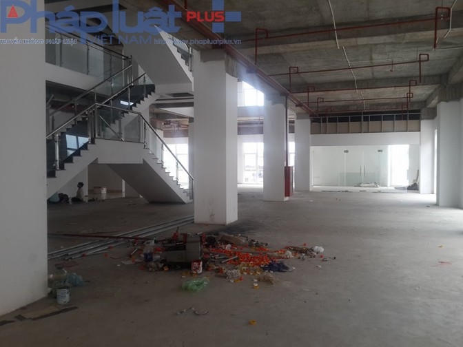 Cư dân cho biết, chủ đầu tư nói tầng 1 có phòng sinh hoạt cộng đồng, nhưng hiện tại không có. Đây là hiện trạng tầng 1 của tòa nhà.