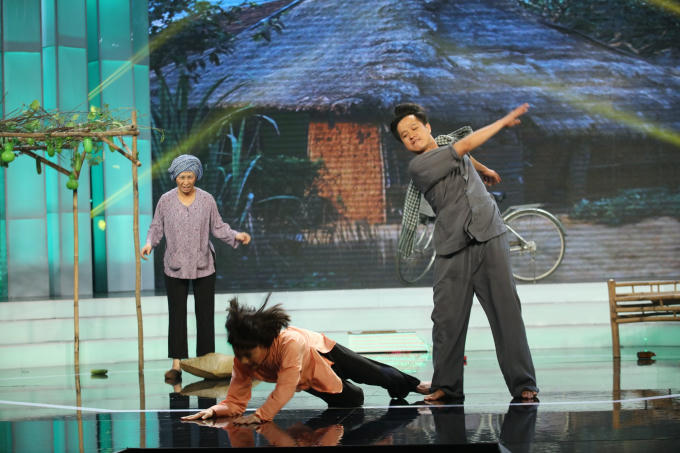 Huỳnh Tiến Khoa đánh Don Nguyễn bầm dập khiến Thanh Bạch choáng váng