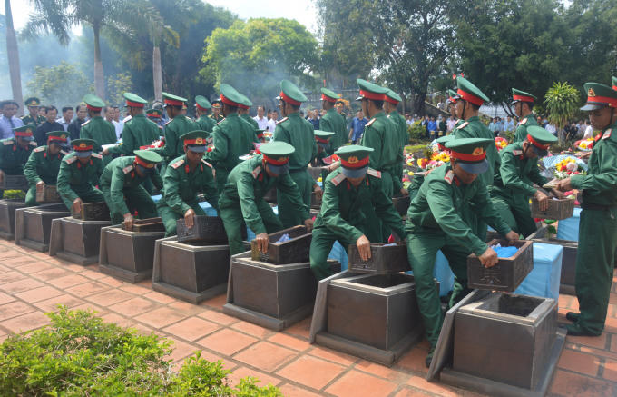 Anh 2