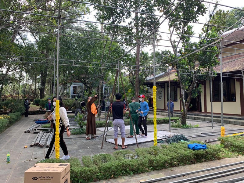 Đến trưa nay (22/1) công tác dựng rạp vẫn đang diễn ra