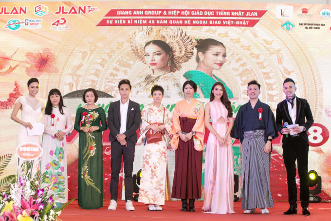 Phạm Hương, Tường Linh thân thiết cùng tham gia Lễ hội giao lưu văn hóa Việt Nhật