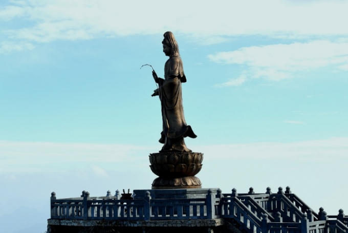 Du ngoạn quần thể tâm linh kì vĩ tại Fansipan