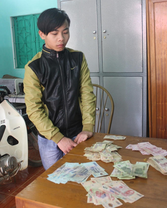 Lê Ngọc Kỳ và tang vật vụ án..