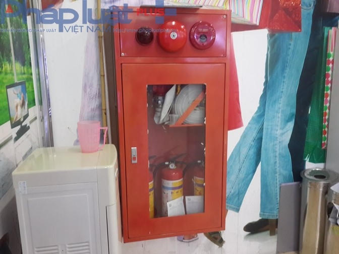 Sau khi được biết thông tin tòa nhà không đảm bảo các điều kiện an toàn về PCCC, nhiều khách hàng tỏ ra hoang mang khi tham quan, mua sắm tại đây.
