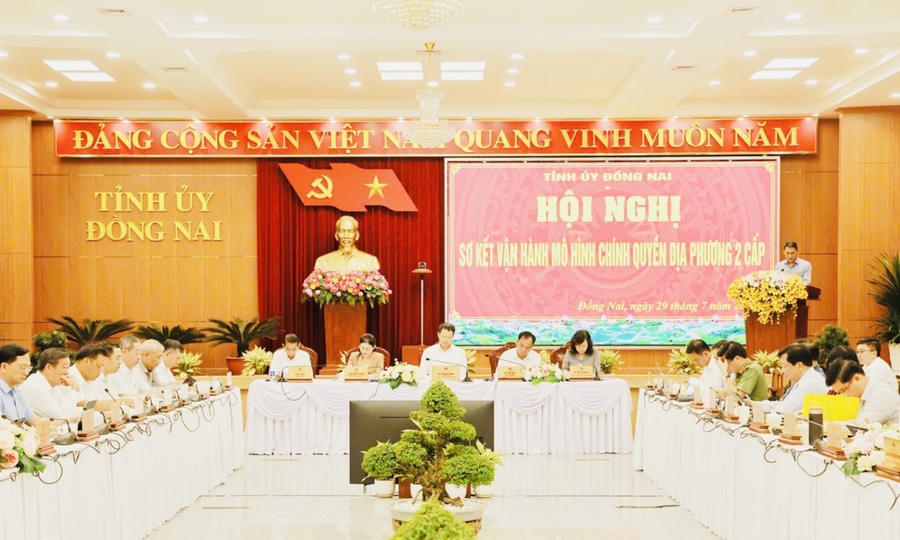 Quang cảnh hội nghị sơ kết 1 tháng vận hành mô hình chính quyền địa phương 2 cấp ngày 29/7. Ảnh: BĐN
