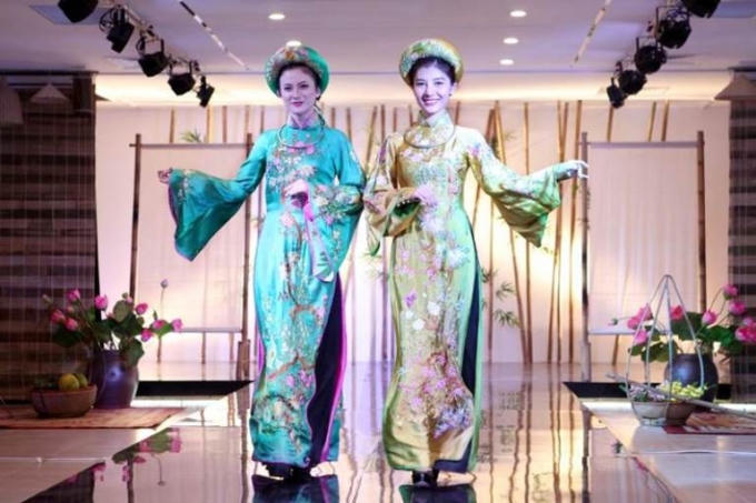 Những bóng hồng thướt tha trong Trang phục Việt Nam qua các thời kỳ