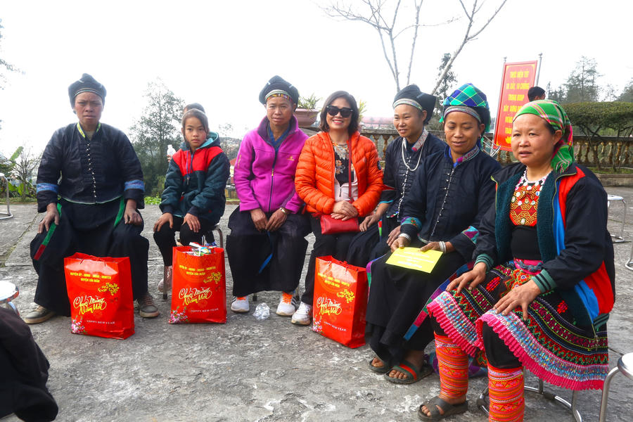 10. dong bao bien gioi....