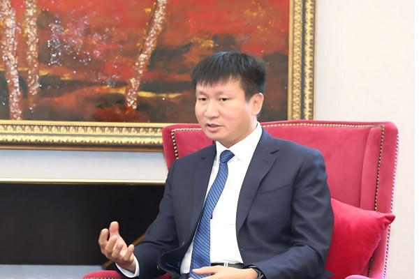 Chủ tịch UBND tỉnh Ninh Bình, ông Trần Huy Tuấn phát biểu tại buổi làm việc.