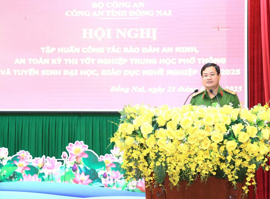 Đại tá Trần Anh Sơn, Phó Giám đốc Công an tỉnh phát biểu chỉ đạo tại hội nghị