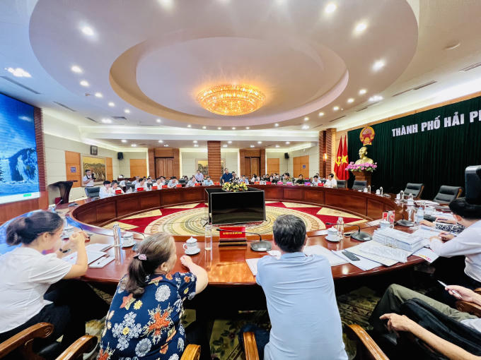 Quang cảnh buổi làm việc.