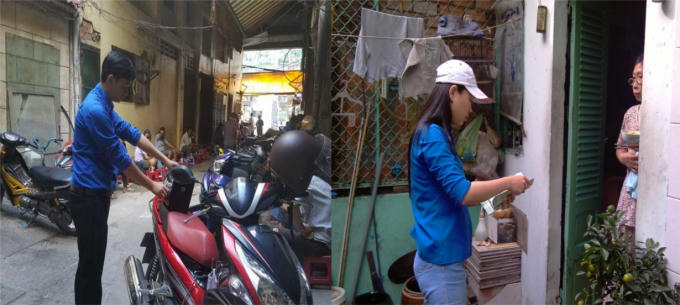 Tình nguyện viên lắp loa vào xe máy đến từng con hẻm để tuyên truyền