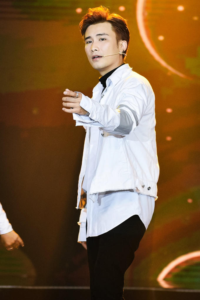 Giang Hồng Ngọc: &ldquo;10 năm trước với t&ocirc;i chỉ l&agrave; nước mắt&rdquo;