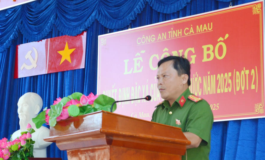 Thượng tá Lê Quốc Phương - Giám thị Trại tạm giam số 1 - Công an tỉnh Cà Mau tiếp thu ý kiến chỉ đạo và phát động phong trào thi đua trong phạm nhân.