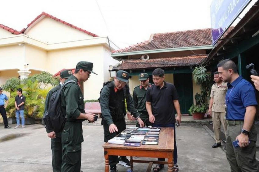 Cơ quan công an thu giữ các tang vật liên quan. Ảnh: Công an Lai Châu.