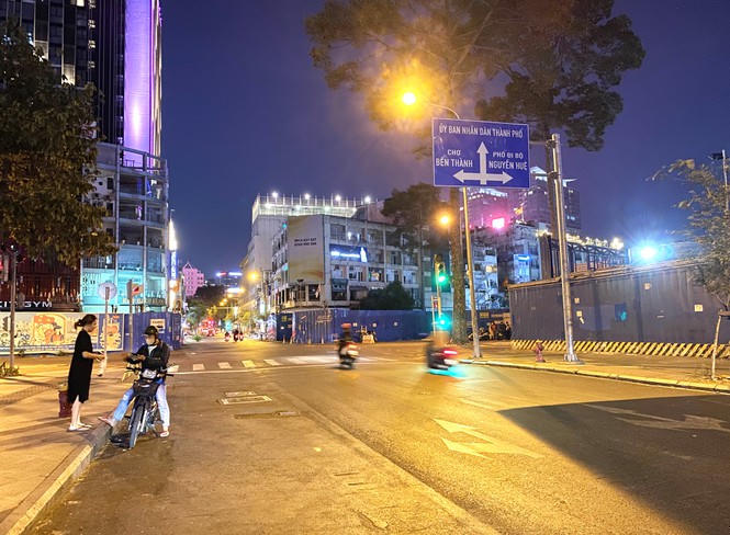 Đường Pasteur về đêm trước và trong những ngày cách ly xã hội 1