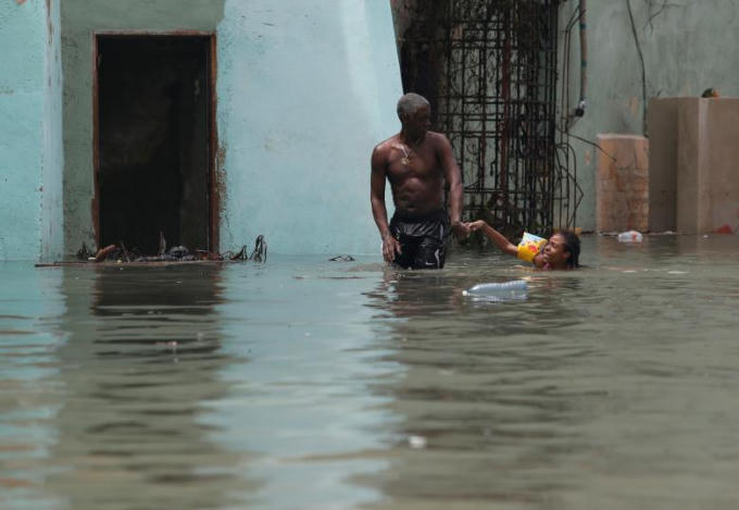 Cuba ch&igrave;m trong biển nước sau si&ecirc;u b&atilde;o Irma