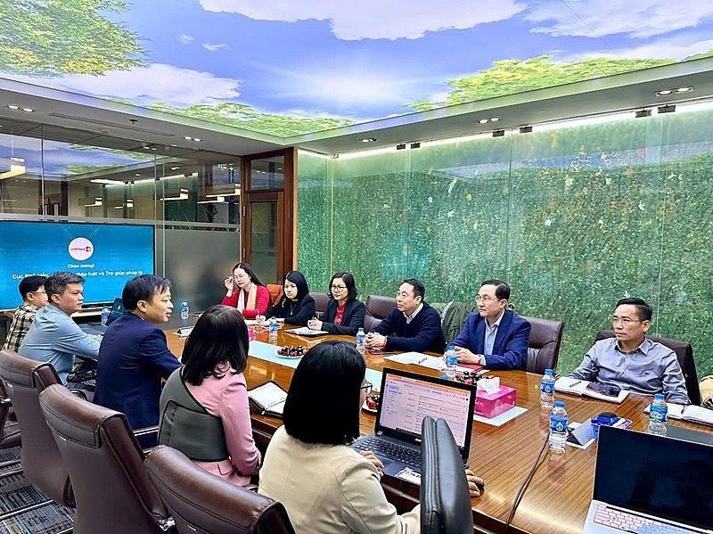 Quang cảnh buổi làm việc.