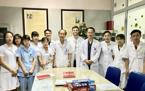 Các y bác sĩ khoa Phẫu thuật Tạo hình Thẩm mỹ- BV Đại học Y Hà Nội.