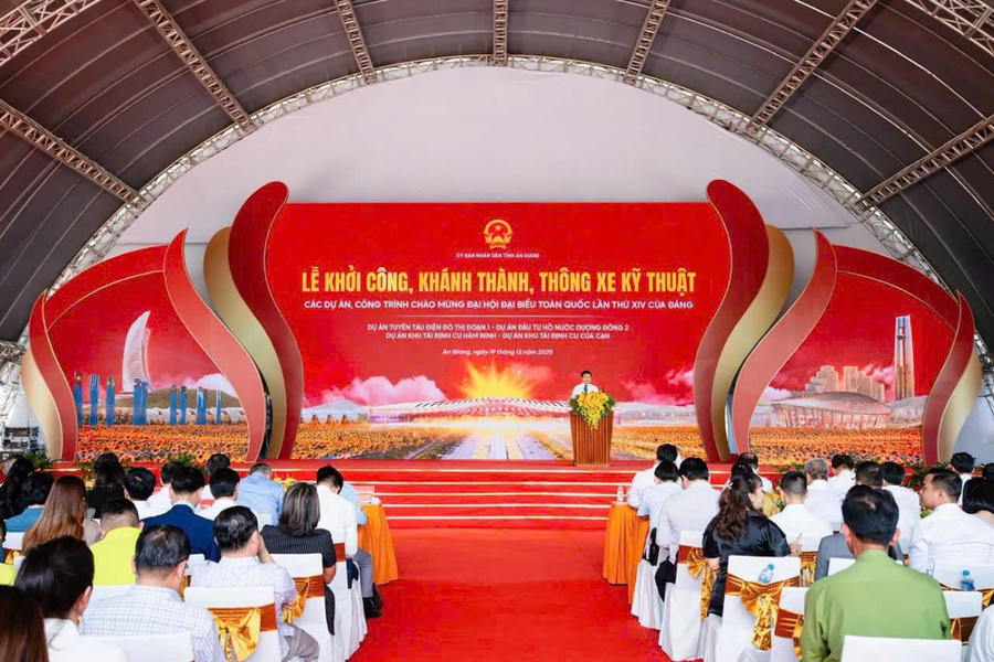 Toàn cảnh lễ khởi công, khánh thành tại Phú Quốc sáng 19/12 (Ảnh: Khánh Thùy).