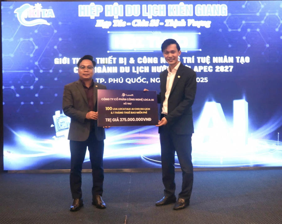 Công ty cổ phần công nghệ LOCAAI trao bảng hỗ trợ thuê bao miễn phí cho Hiệp hội Du lịch tỉnh Kiên Giang