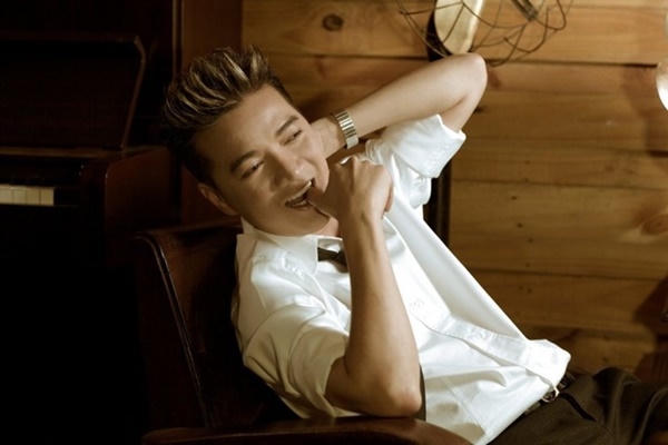 Liveshow hứa hẹn nhiều điều thú vị và haaos dẫn đúng với tính cách của Mr Đàm.