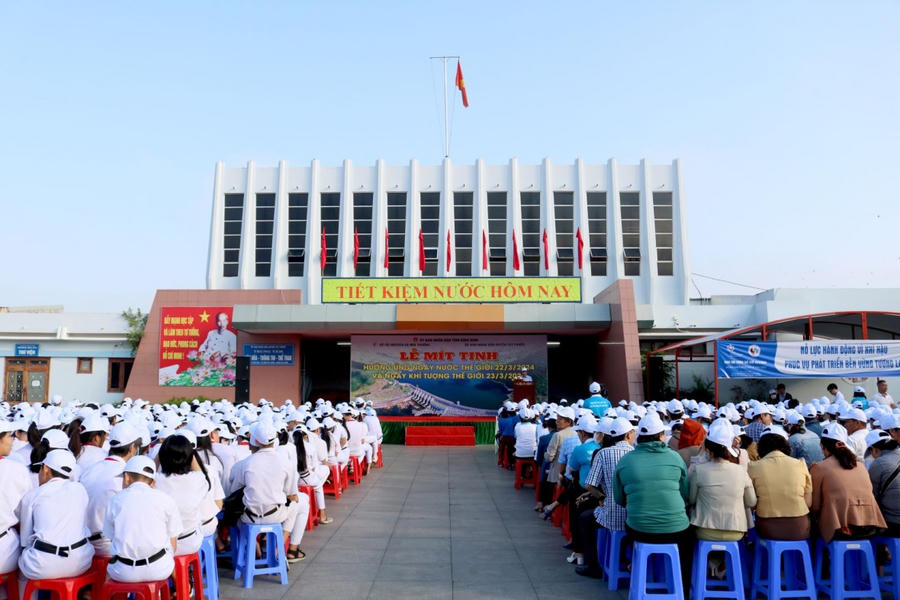 Toàn cảnh lễ mít tinh.