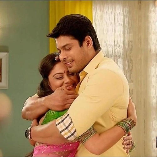 Anandi 3 bị chê vừa già vừa xấu, không phù hợp với thanh tra Shiv như diễn viên Anandi 2 do Pratyusha Banerjee đảm nhận vai diễn. Ảnh: Internet