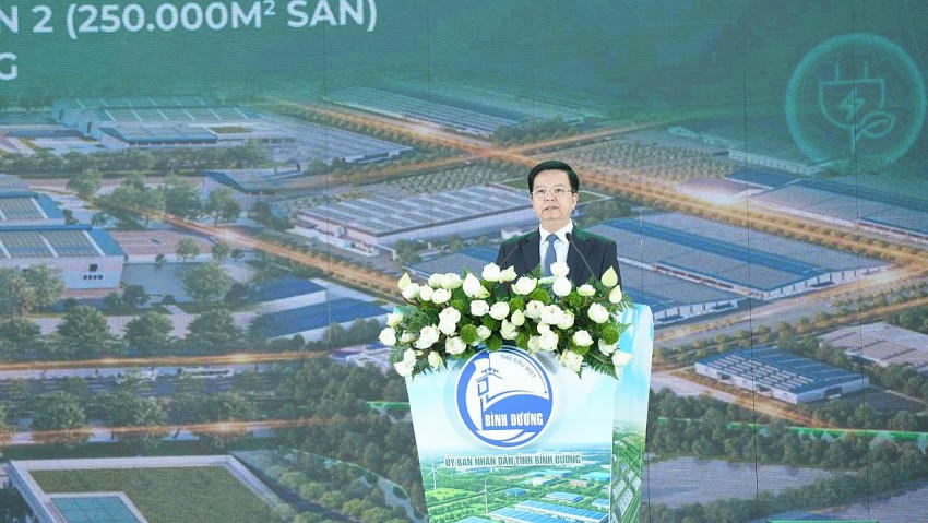 Phó Thủ tướng Chính phủ Mai Văn Chính đặc biệt ấn tượng với chiến lược đảm bảo nguồn năng lượng sạch và ổn định của UBND tỉnh Bình Dương và Công ty Becamex IDC.