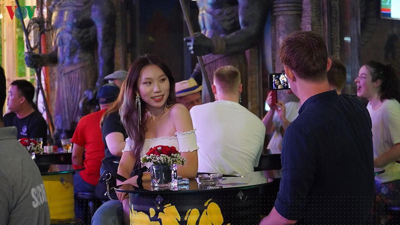 pho "tay" bui vien van nao nhiet ve dem hinh 10