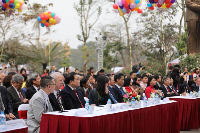Nhiều lãnh đạo có mặt tham gia buổi lễ.