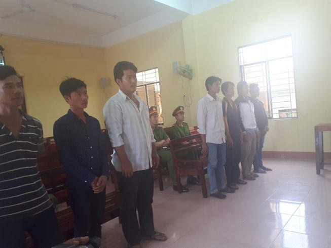 Các bị cáo tại tòa. (Ảnh: báo Pháp luật TP HCM)