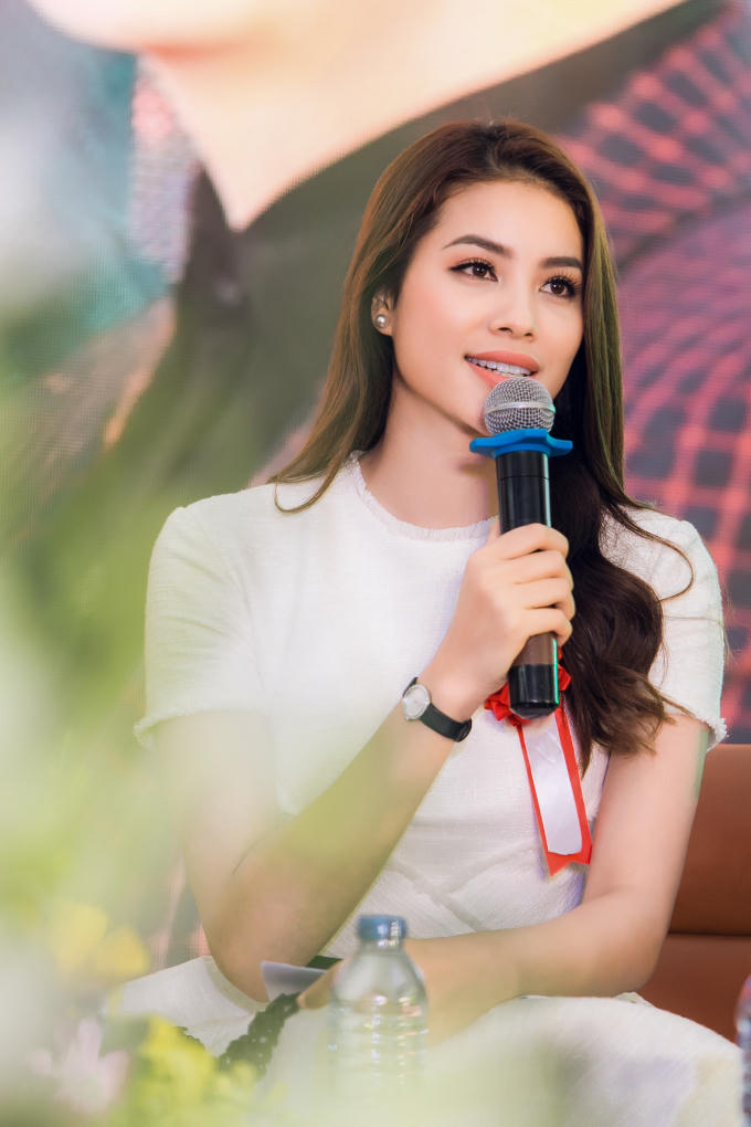 Phạm Hương, Tường Linh thân thiết cùng tham gia Lễ hội giao lưu văn hóa Việt Nhật