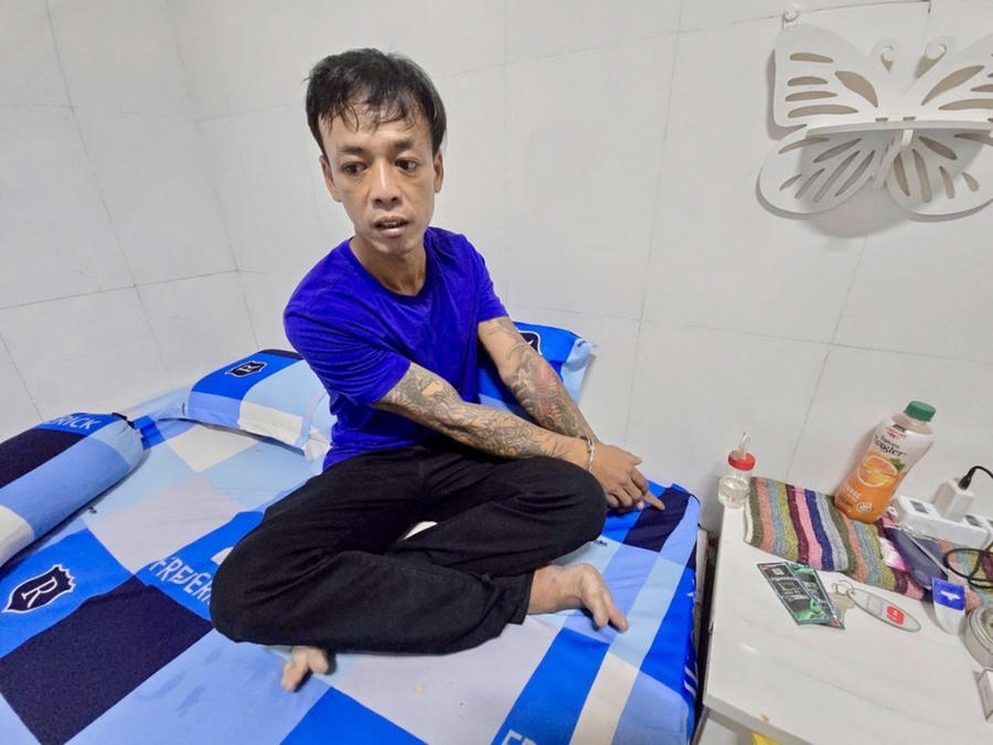 Lực lượng Cảnh sát QLHC về TTXH kiểm tra phát hiện, bắt giữ đối tượng có hành vi tàng trữ, sử dụng trái phép chất ma túy tại một cơ sở kinh doanh dịch vụ lưu trú trên địa bàn xã Gành Hào.