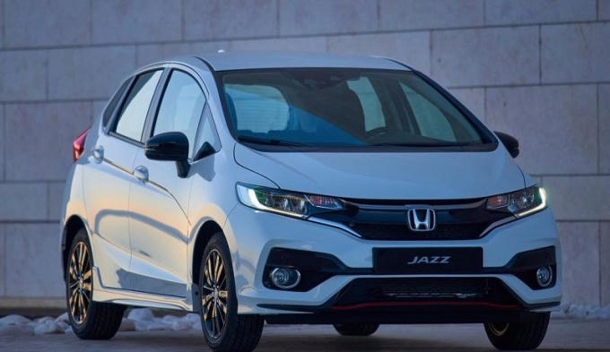 Honda Jazz 2018 tiếp tục là "nạn nhân" mới bị gỉ sét kế tiếp.