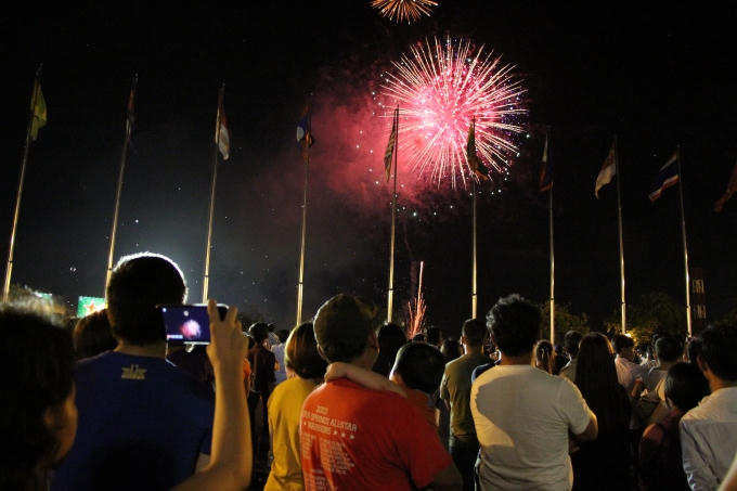 21 tối ngày 2/9 chương trình bắn pháo hoa tầm cao tại thành phố Hồ Chí Minh chính thức bắt đầu