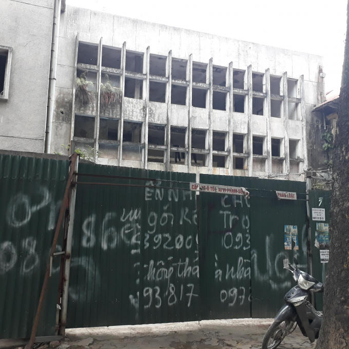 Xí nghiệp Dược phẩm Trung ương 2 giờ chỉ là những ngôi nhà hoang làm bãi xe.