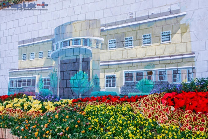Hay các lâu đài cũng là đề tài trai trí của Festival. (Ảnh: Anh Phong)