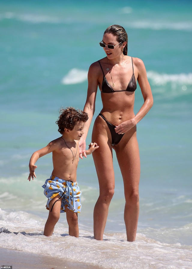 Buổi sáng, người đẹp 31 tuổi thường ăn sinh tố, các loại hạt và thịt nạc