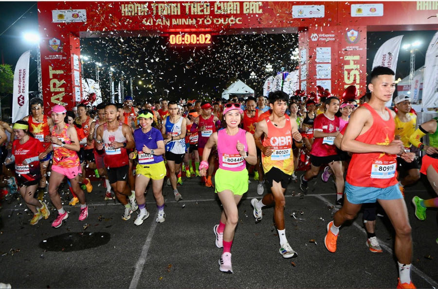 Hơn 1.000 vận động viên tham gia cự ly 21 km.