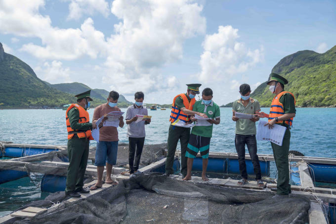 Lực lượng BĐBP Bà Rịa – Vũng Tàu tuyên truyền phổ biến pháp luật cho ngư dân nhằm chấm dứt tình trạng khai thác hải sản trái phép ở vùng biển nước ngoài trong thời gian tới.