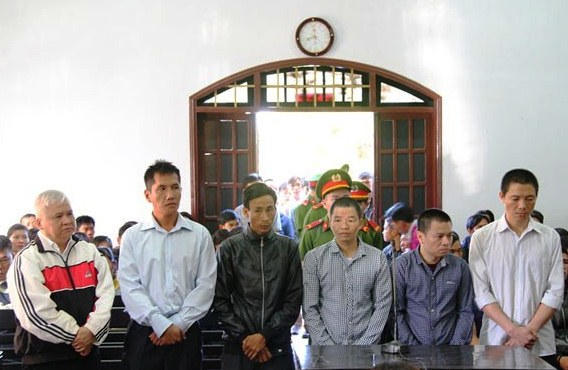 Các bị cáo tại Tòa án nhân dân tỉnh Đắk Nông.