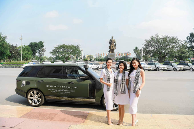 Các người đẹp tại chương trình.